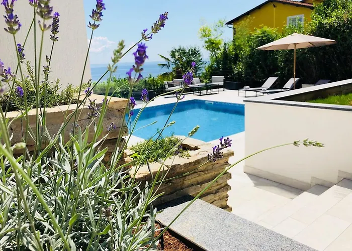 Bardo ヴィラ オパティヤ